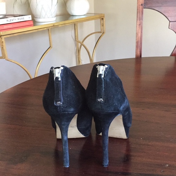 5.5 Nine West Black Suede booties. Gently worn. - Picture 2 of 4